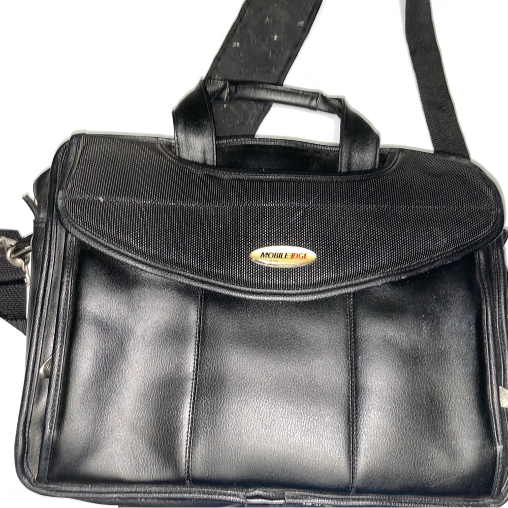 Mobile Edge: Leather Black Laptop